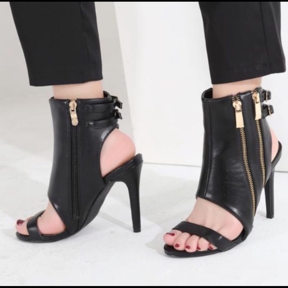 BLACK DOUBLE GOLD ZIPPER DETAILED BOOTIE HEELS - Picture 2 of 8